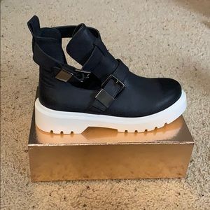 Platform Black boots